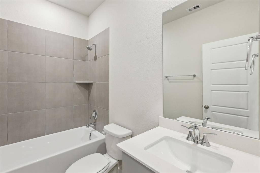Photo is not of the actual home but is an inspirational photo of builder’s model home and may depict options, furnishings, and/or decorator features that are not included.