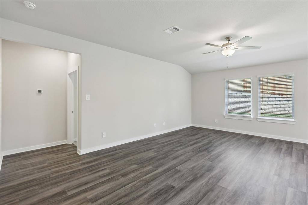 Photo is not of the actual home but is an inspirational photo of builder’s model home and may depict options, furnishings, and/or decorator features that are not included.