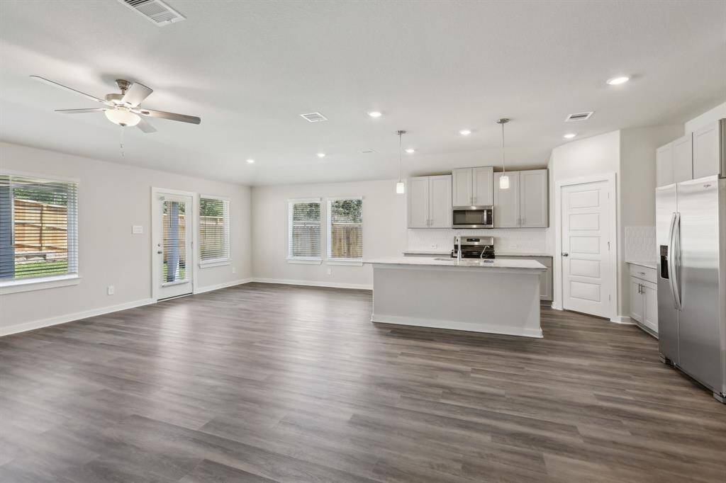 Photo is not of the actual home but is an inspirational photo of builder’s model home and may depict options, furnishings, and/or decorator features that are not included.