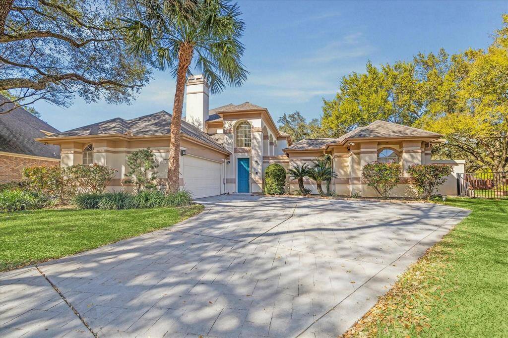 WELCOME HOME TO 311 LAKE BEND, IN THE MASTER-PLANNED COMMUNITY OF NEW TERRITORY AND IDEALLY LOCATED OVERLOOKING THE LAKE & ON A CUL-DE-SAC.