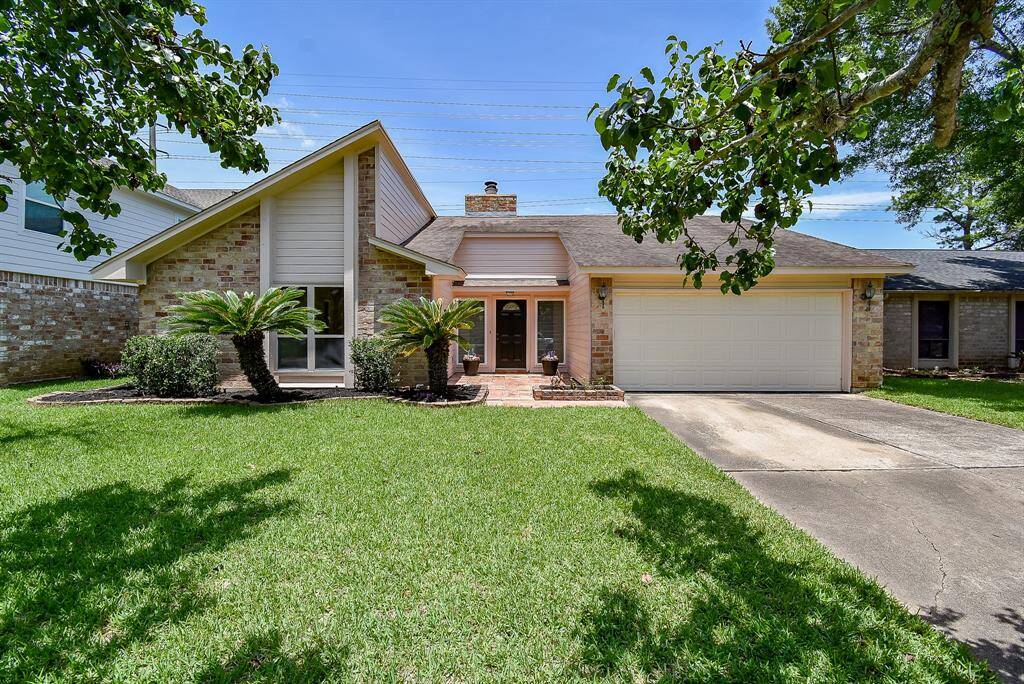 One story home in Settlers Park