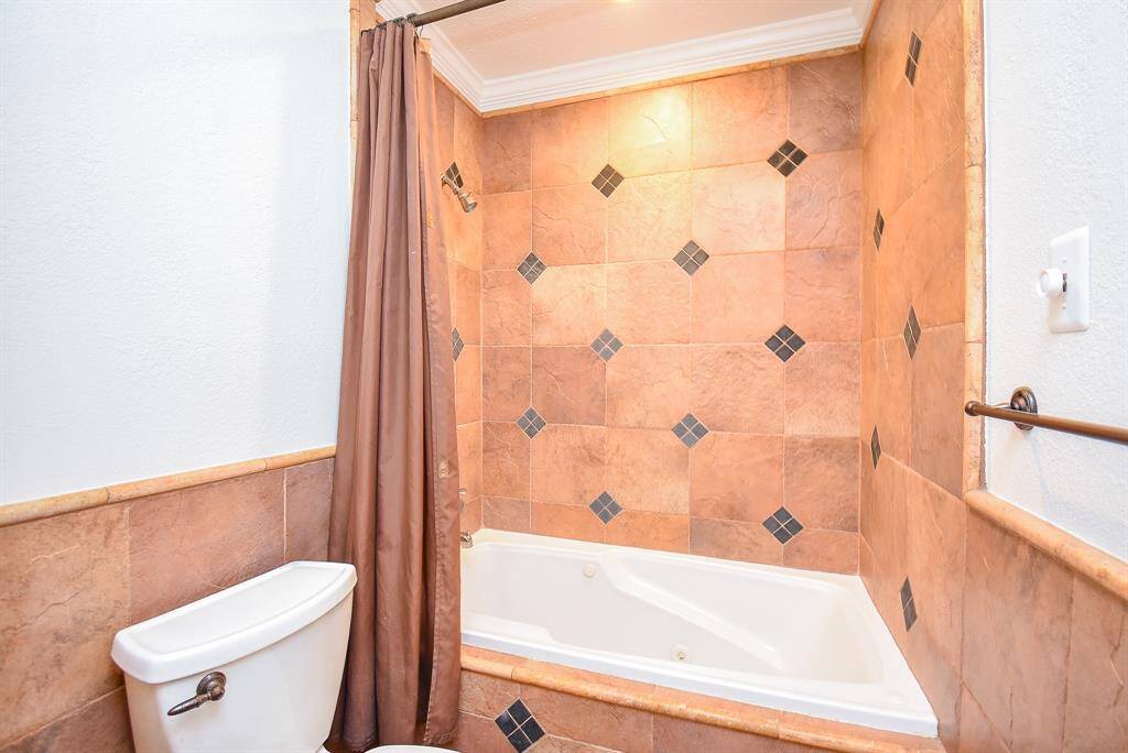 Large tub/shower combo and update tile