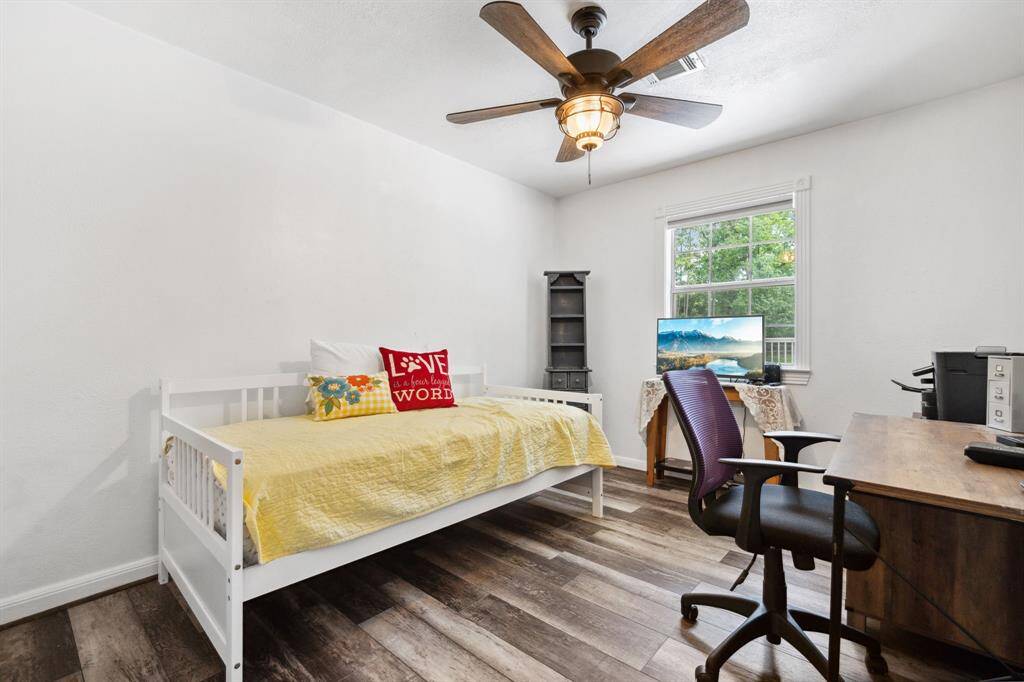 Bedroom/Office