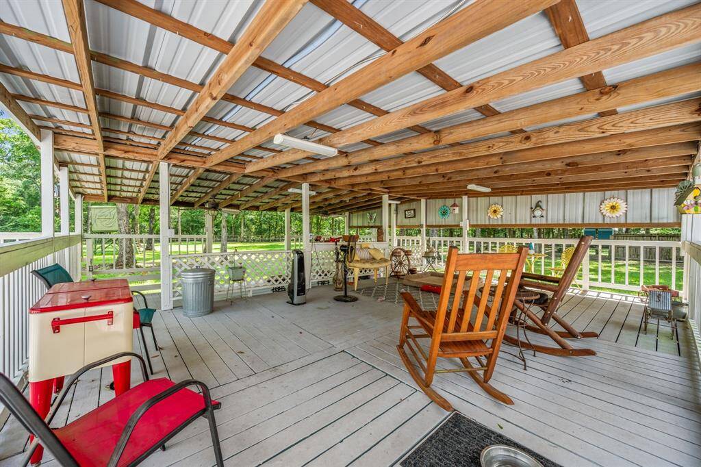Has a covered entertaining area.