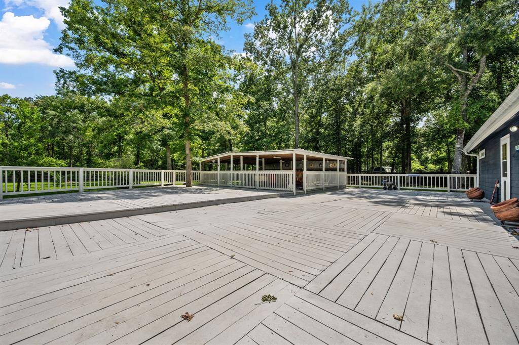 Over 3000 sqft of deckspace for endless entertaining.