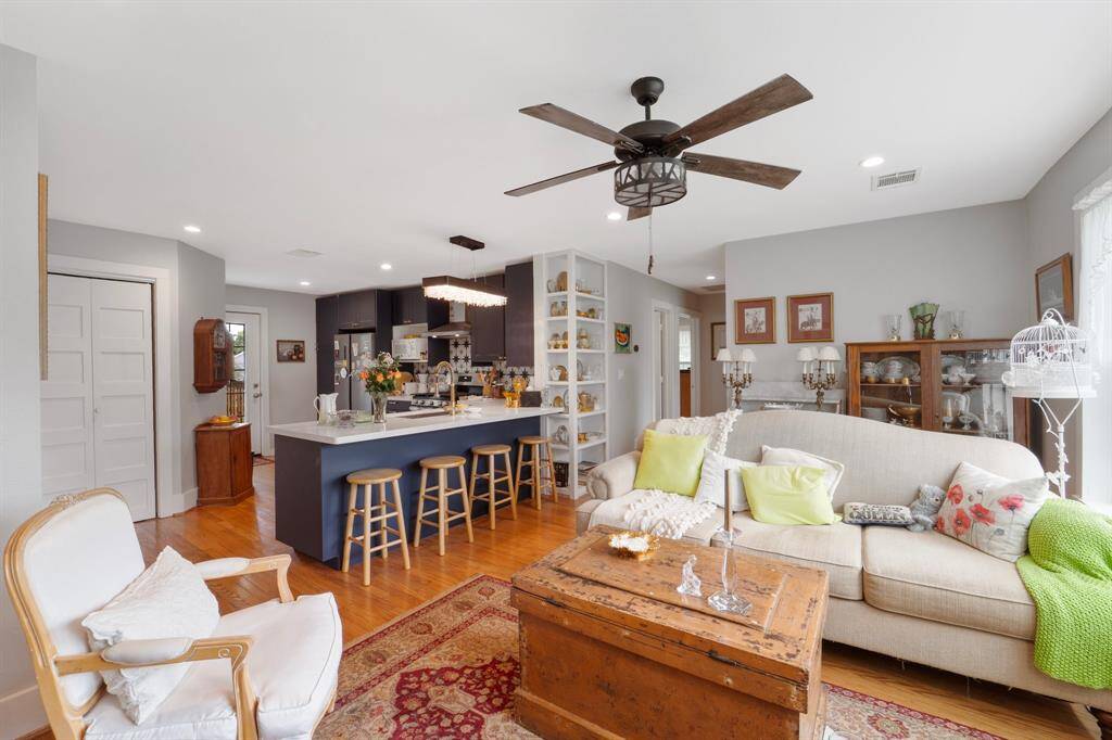 This charming one-bedroom apartment, located above the garage, offers a functional open-concept design with the kitchen flowing seamlessly into the living room—perfect for comfortable everyday living or guest accommodations.