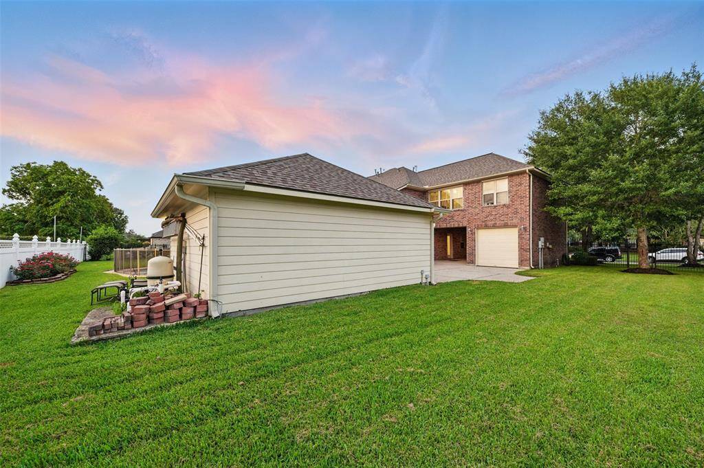 Opposite side yard provides so much space