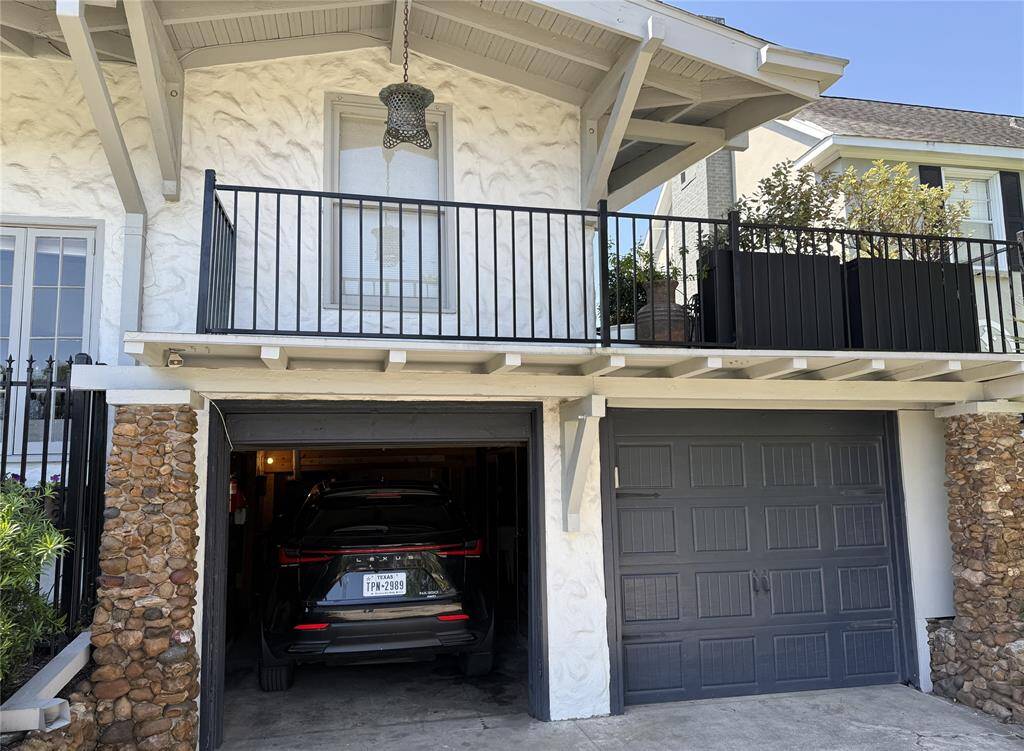 Garage space 1