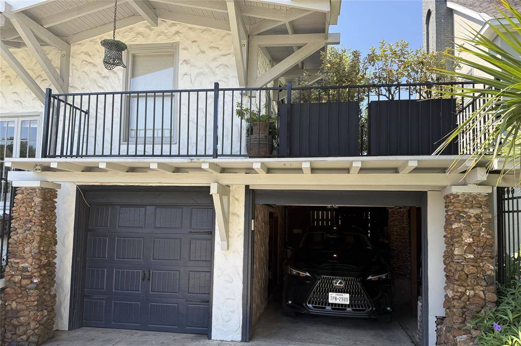 Garage space 2