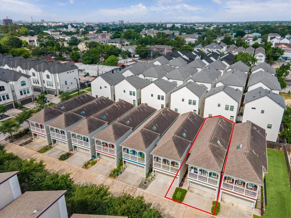 More "air space" in this community - great area for pets, kids and community get togethers.