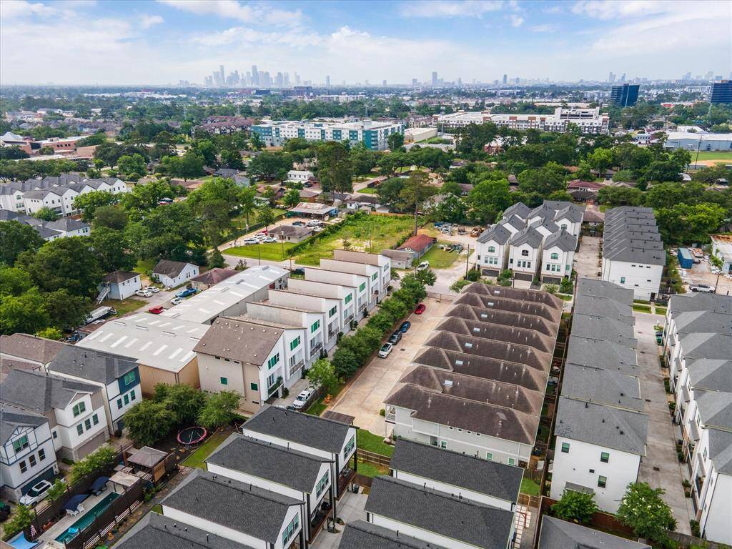 Aerial view showing proximity to downtown. The access to multiple expressways is exceptional.