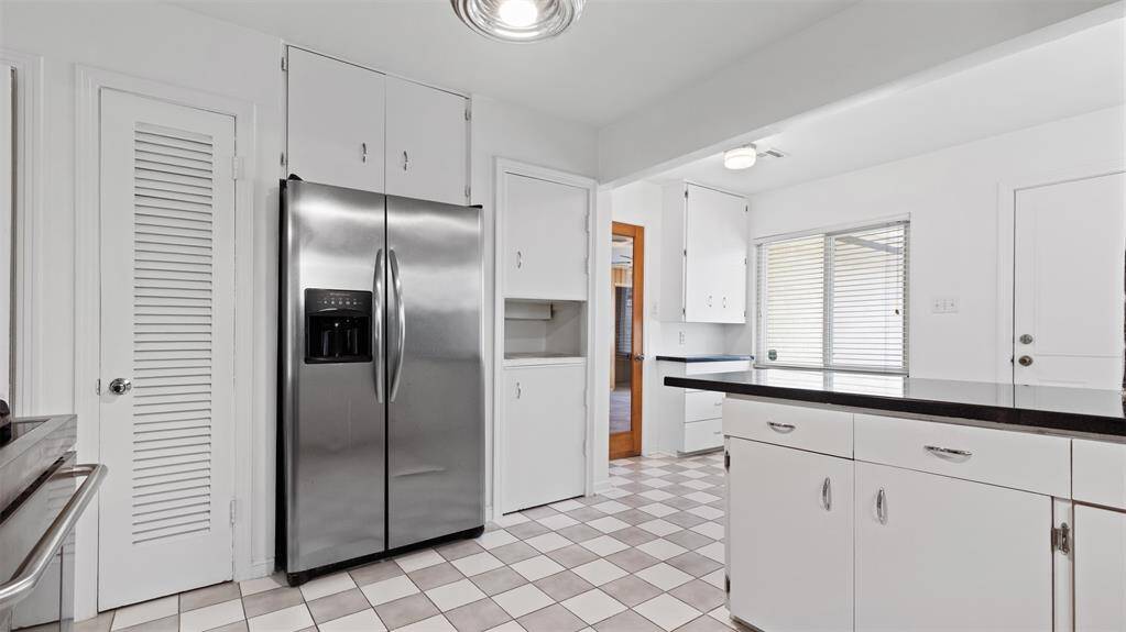 Another view of the kitchen - refrigerator is included!