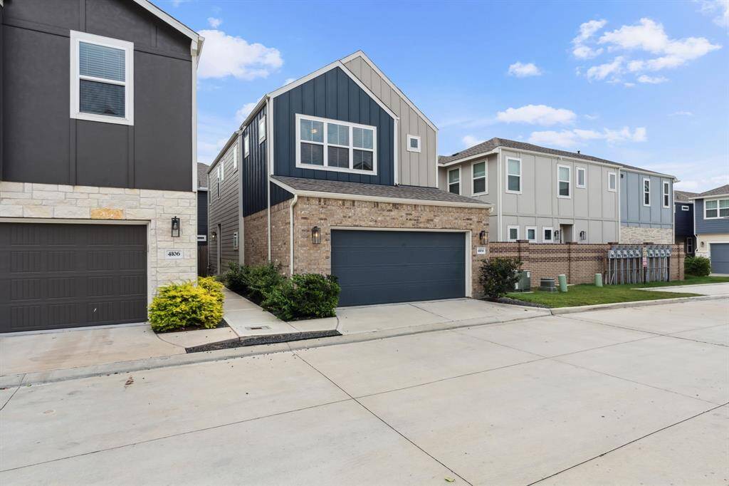 This home has custom paint and an attached garage.