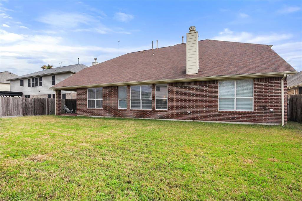 Plenty of room for a pool and outdoor kitchen.