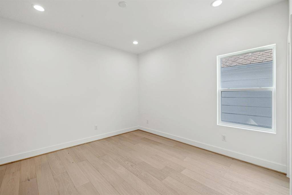Bedroom 4 located on the 3rd floor.