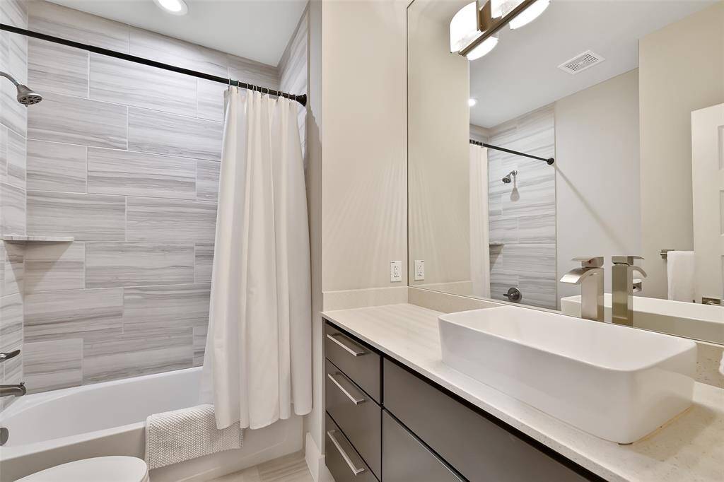 Secondary bathroom