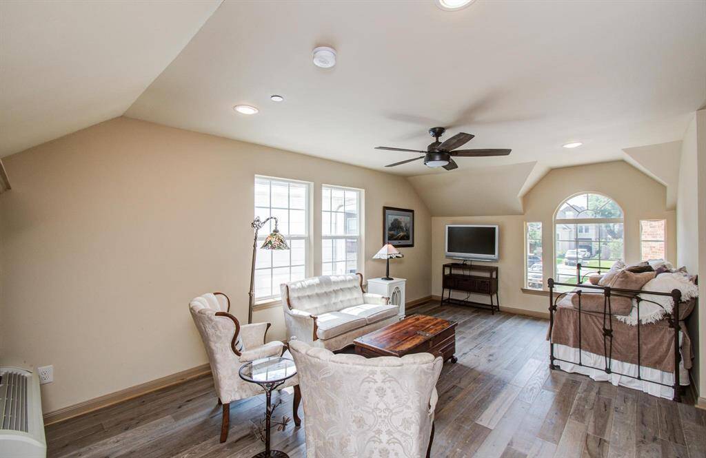 Spacious garage apartment with plenty of room for a bed and living area