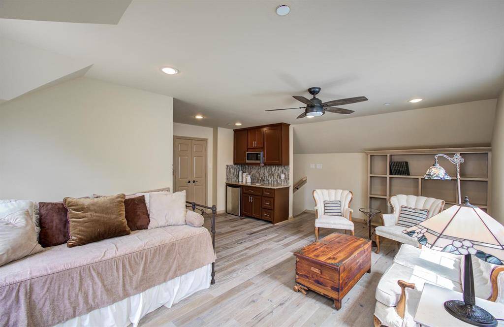 garage apartment