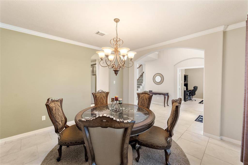 Dining room with Italian dining set