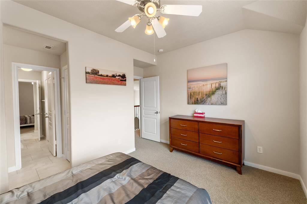 Guest bedroom 2nd floor