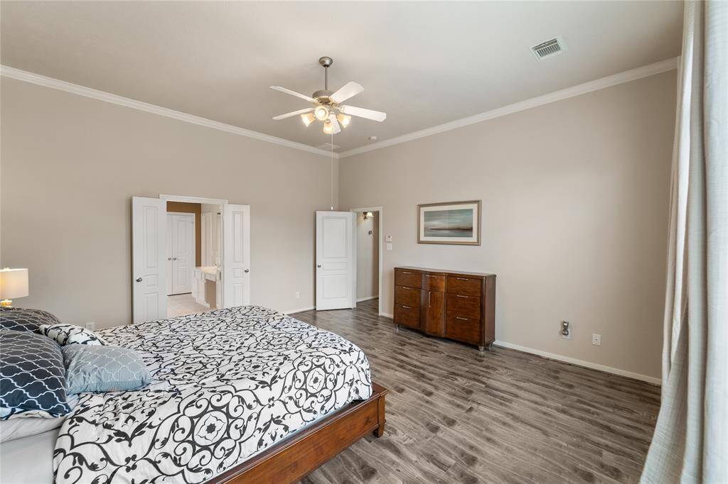 guest bedroom 2nd floor