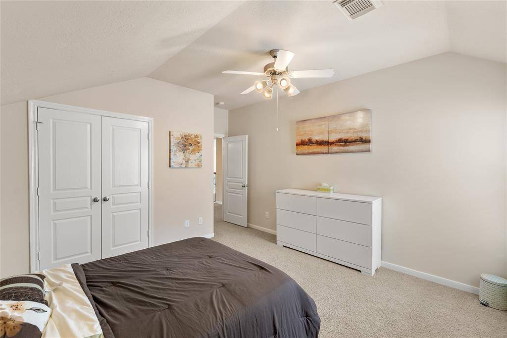 Guest bedroom 2nd floor