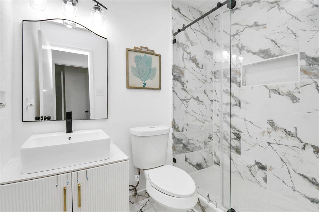 Guest Bath with NEW everything and modern finishes!