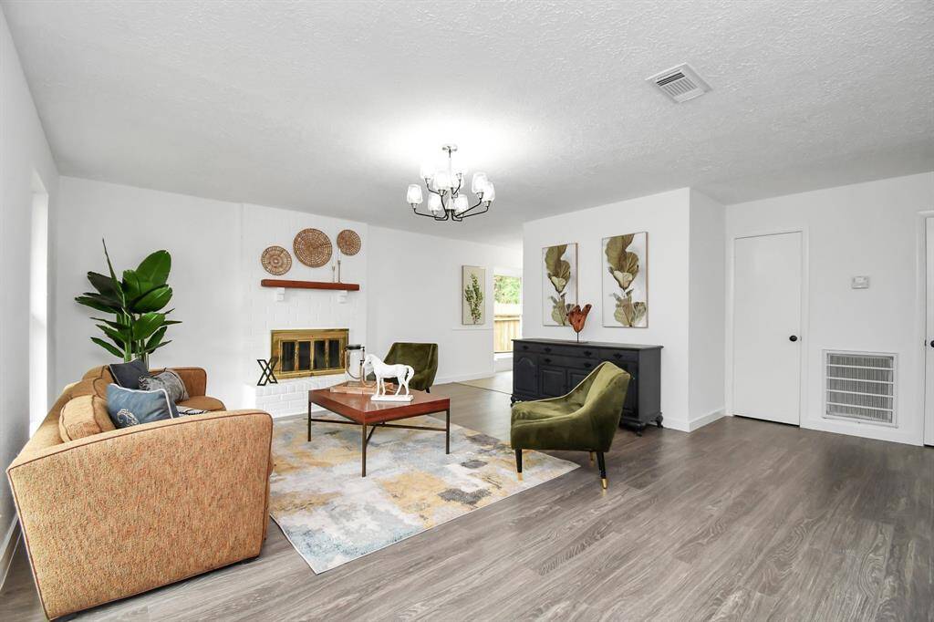 Featuring New Engineer Vinyl Floors!