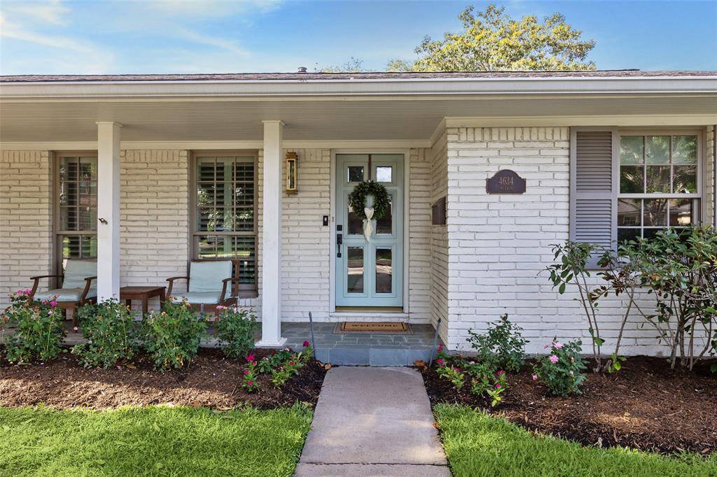 This home is truly a gem inside the loop and this value is unbeatable in Afton Oaks!