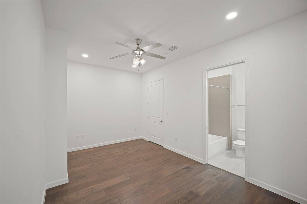 Secondary bedroom