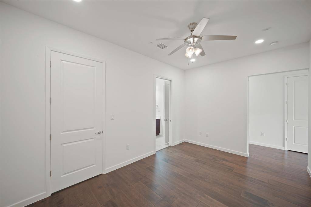 Secondary bedroom