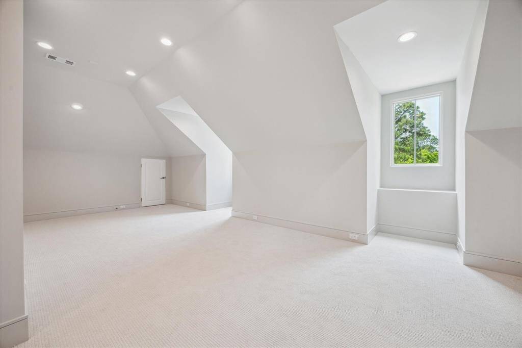 Oversized third floor flex space. Perfect for a gameroom, lounge, office, or more!