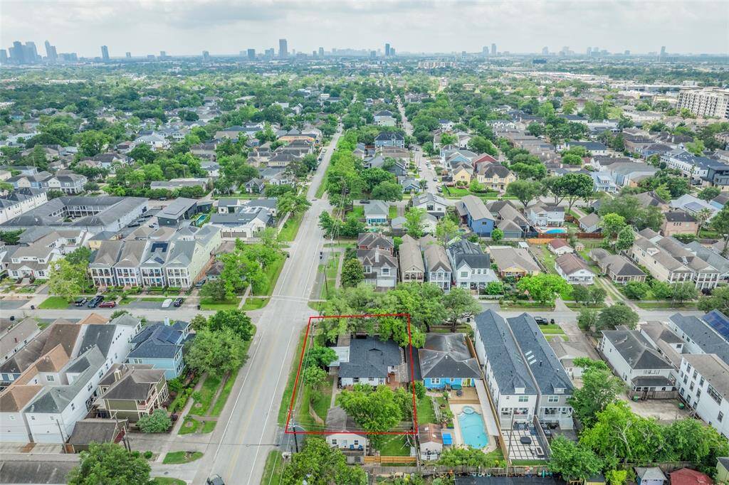 Easy commute to I10 & 610 - to Galleria, Downtown or Medical Center