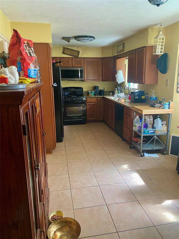 Kitchen and breakfast room