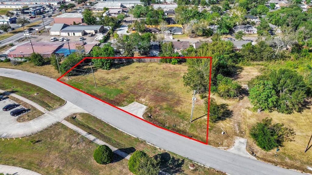 Welcome to 5441 Simsbrook Drive, Houston, TX 77045!