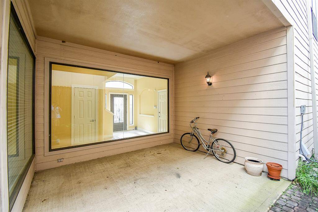 Exterior covered patio.