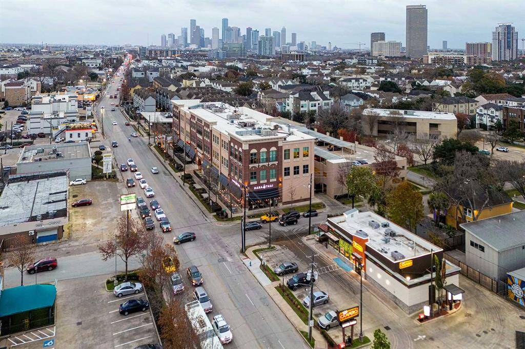Washington corridor has tons of dining and entertainment options.