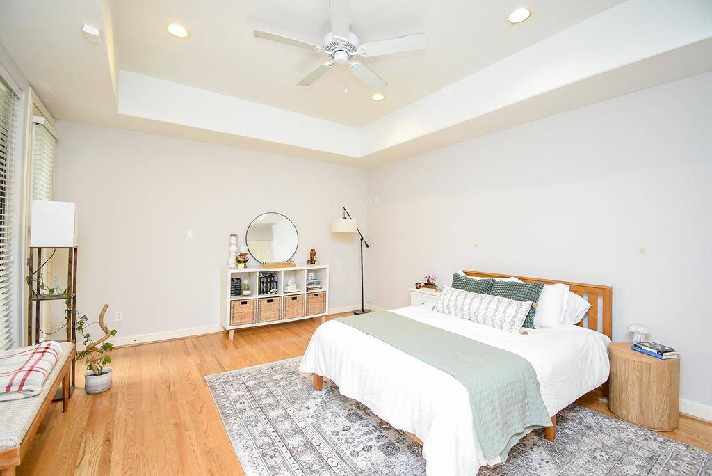 First floor full bedroom.