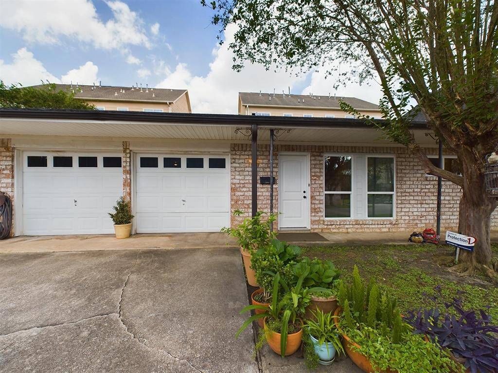 5627 Winsome - Updated Kitchen, Pex in Kitchen, Updated Restrooms, Recessed Lighting, Flooring & Double Pane Windows