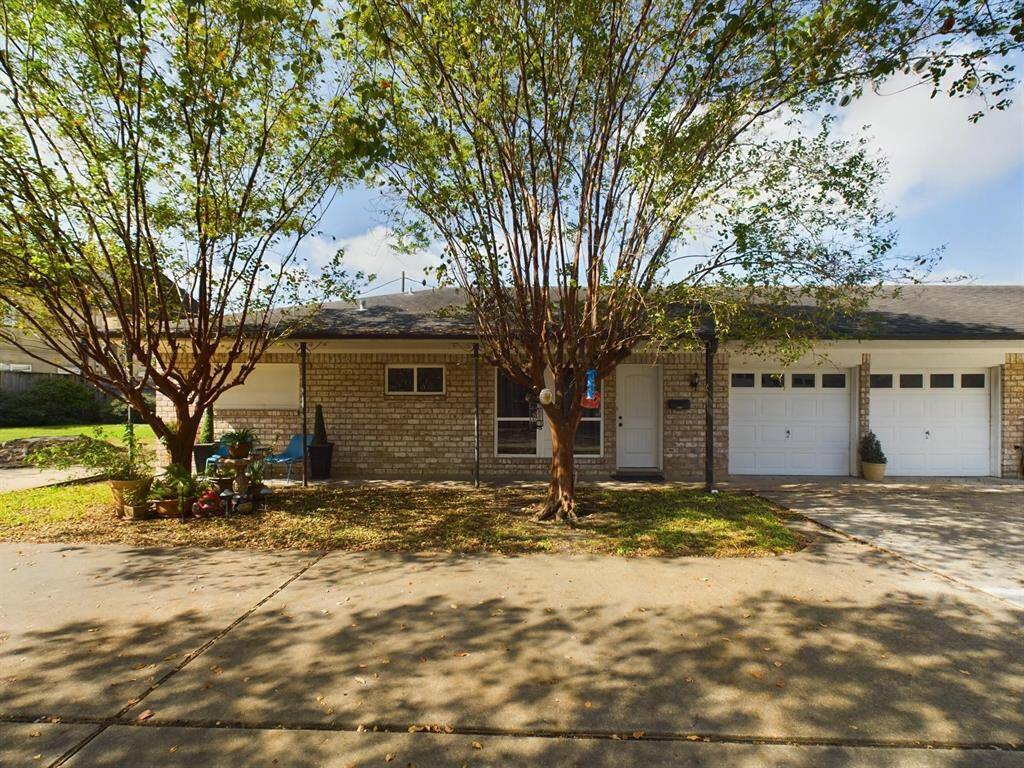 5631 Winsome - New Pex, Double Pane Windows, Updated Kitchen & Baths, Recessed Lighting, Stone Flooring Throughout, New HVAC Ductwork