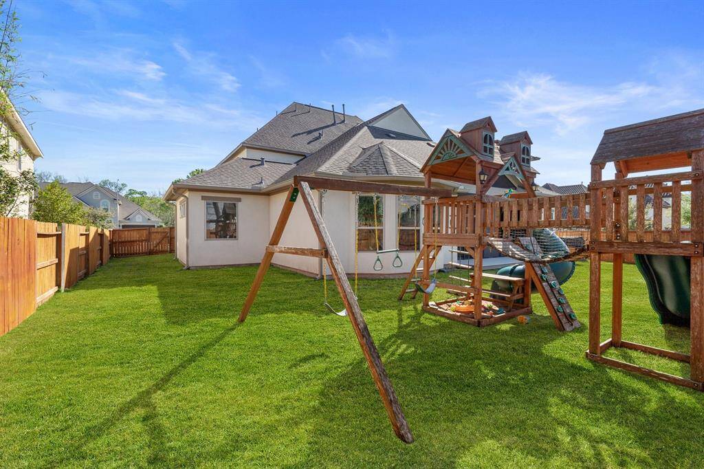 The expansive yard provides endless possibilities, whether you envision a playground, a lush garden, or even the addition of a future pool. With room to grow, this outdoor space is ready for whatever you dream up.