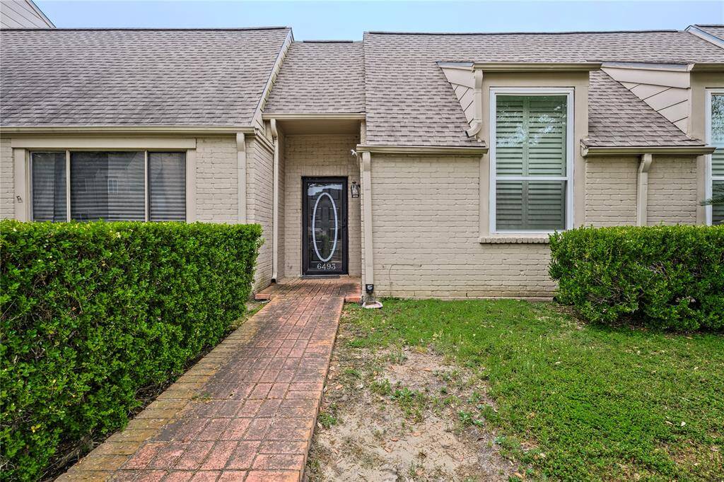 Welcome to 6493 Alisa Lane!