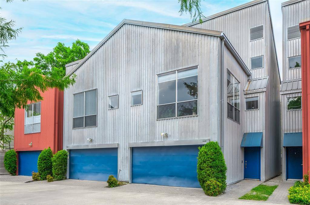 Welcome to 668 Lester Street – A tastefully renovated townhome, in a gated enclave, in the heart of Rice Military.