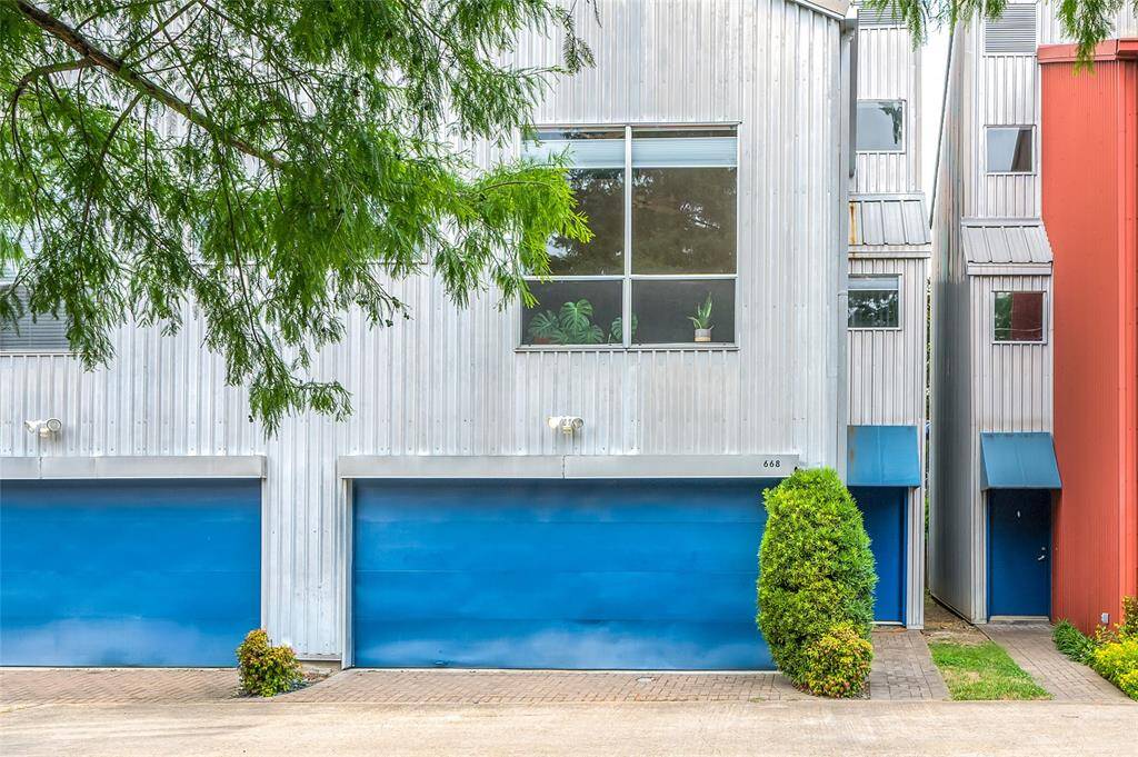 Thank you for virtually touring 668 Lester Street. Schedule a private showing of this lovely home today.