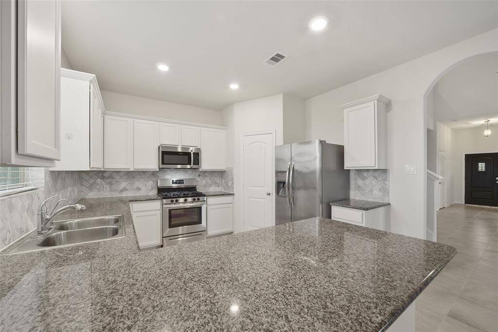 One last look at the kitchen.