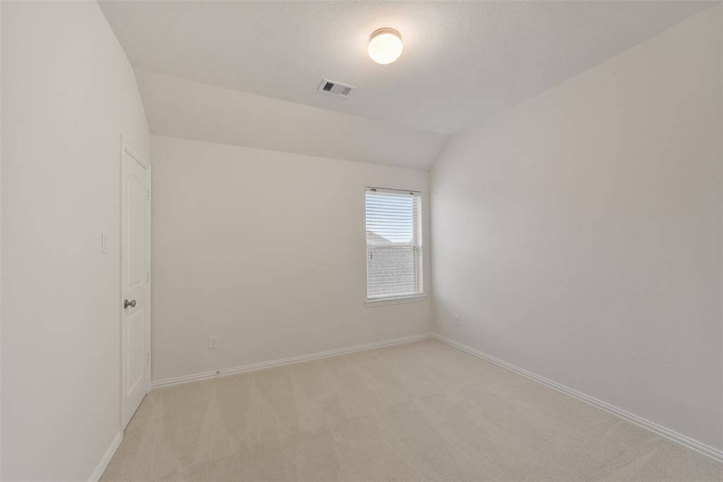 Secondary bedroom