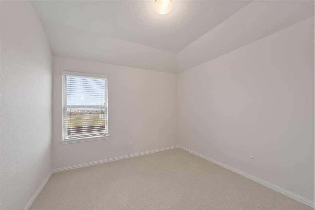 Secondary bedroom