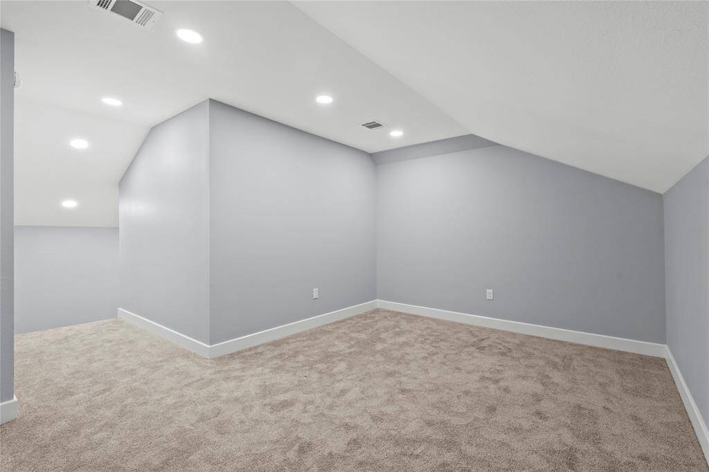 Bonus room upstairs that can be a media room