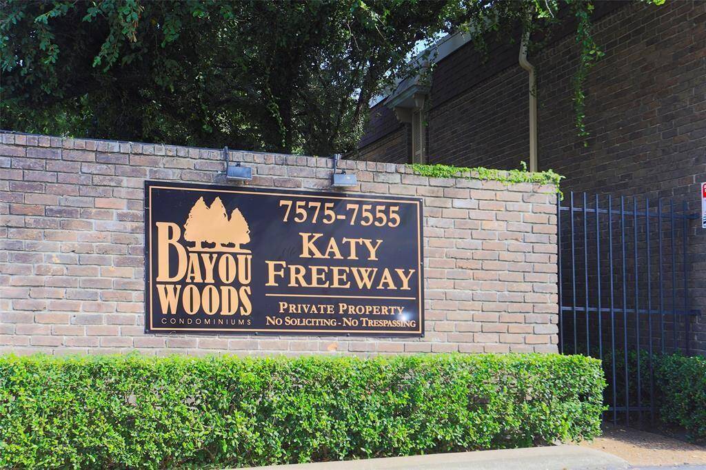 Most Desirable Location In Houston.  Minutes From Downtown, Galleria, Memorial, Uptown Park & City Centre.