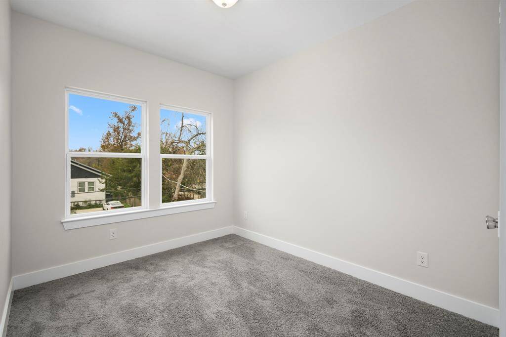 3rd bedroom on 2nd floor.